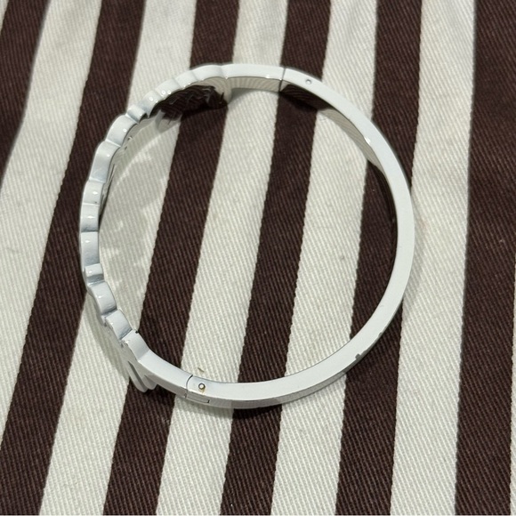 Henri‎ Bendel Skinny Script White Bangle Bracelet - Picture 8 of 13